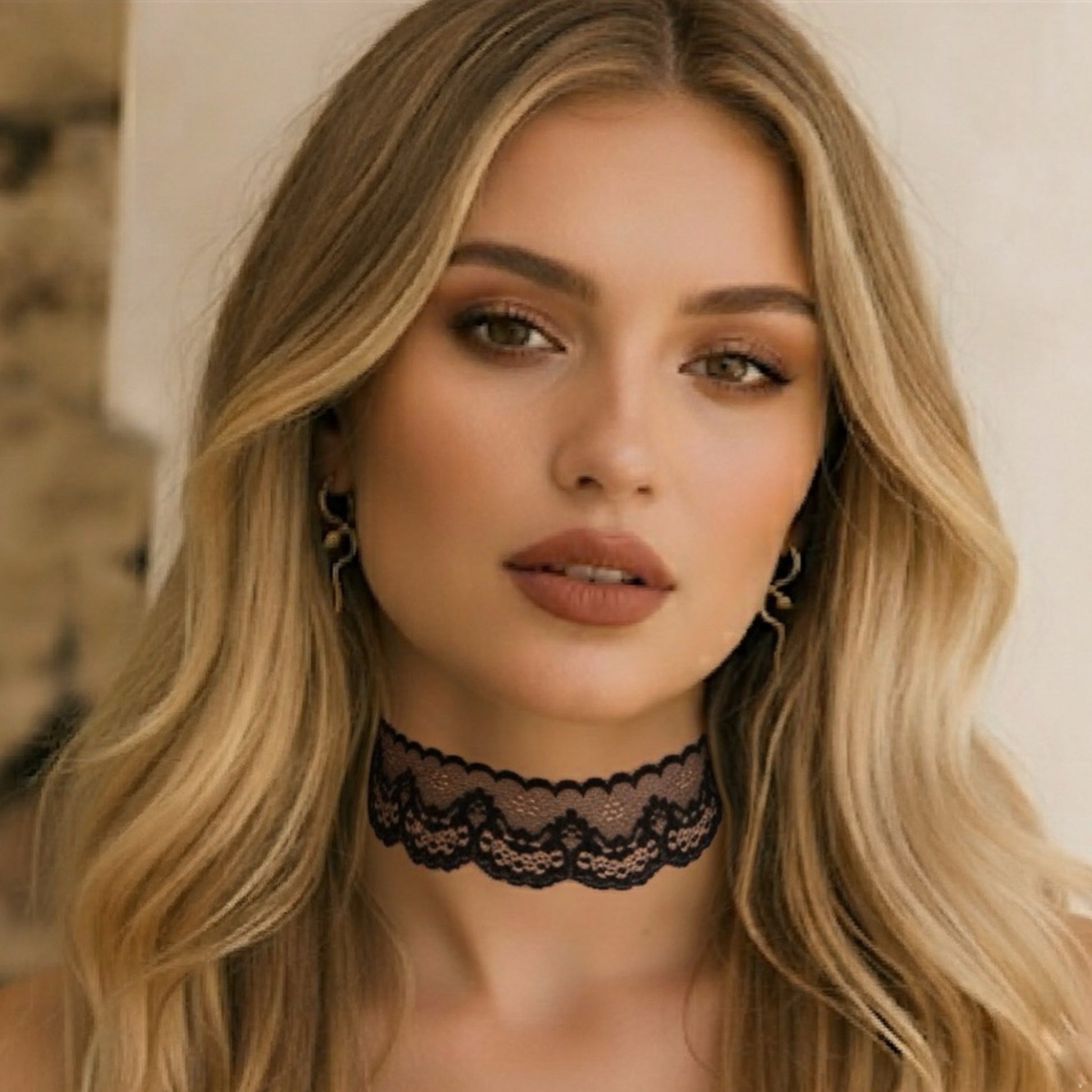 Alexis Lace Choker - White or Black