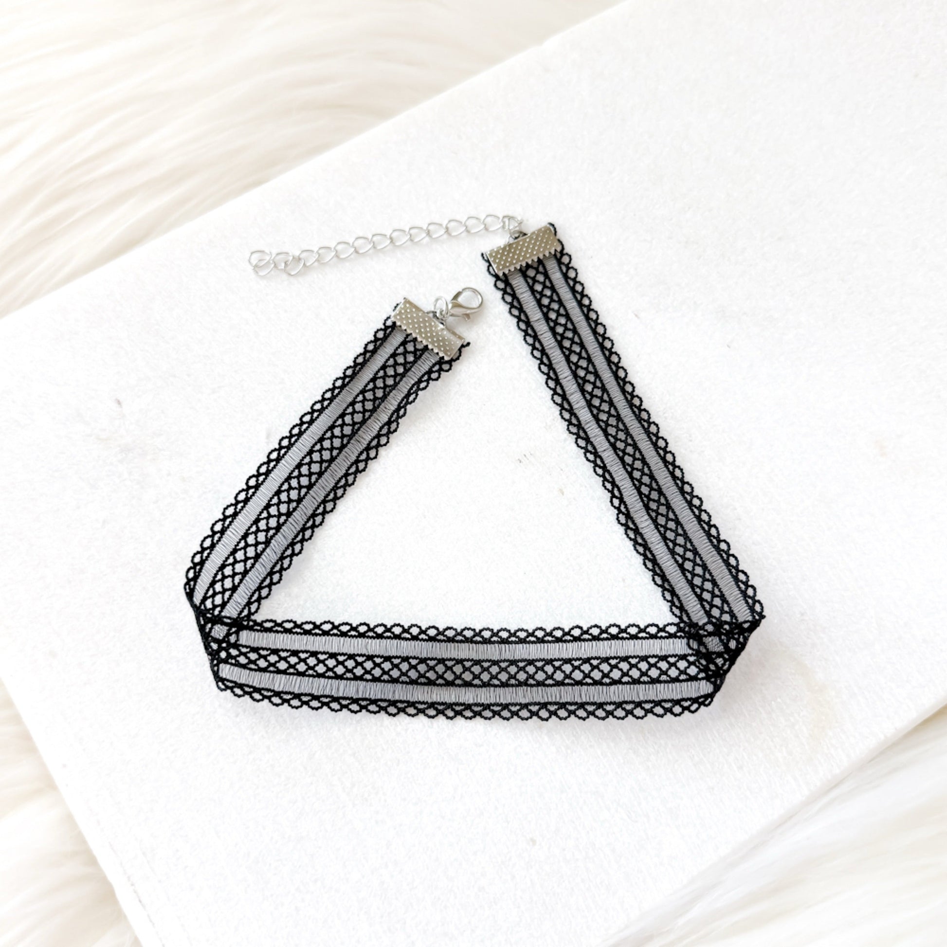 Desire Lace Choker