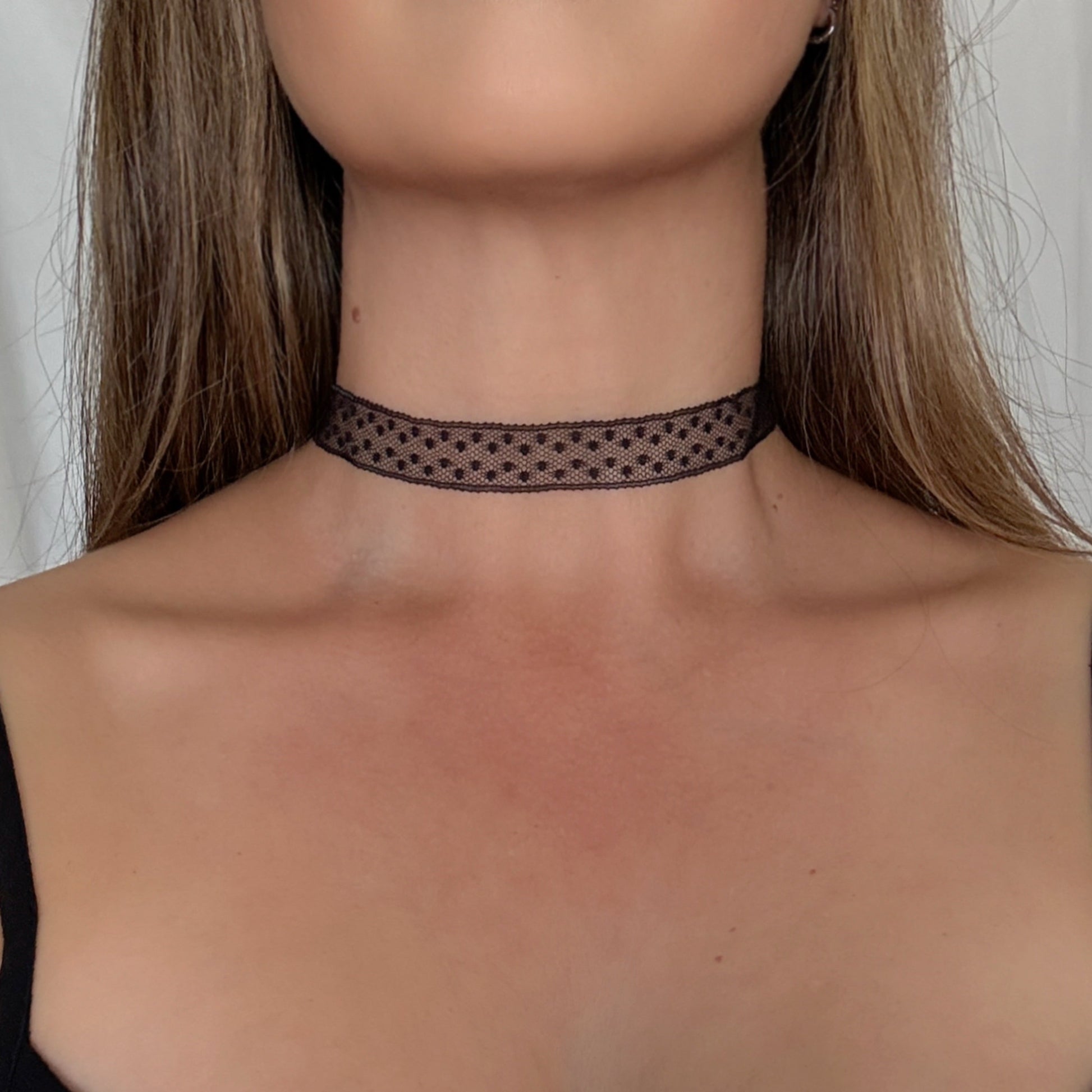 Dotty Lace Choker - White or Black