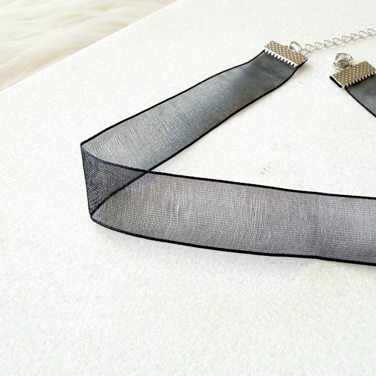Noir Veil Choker
