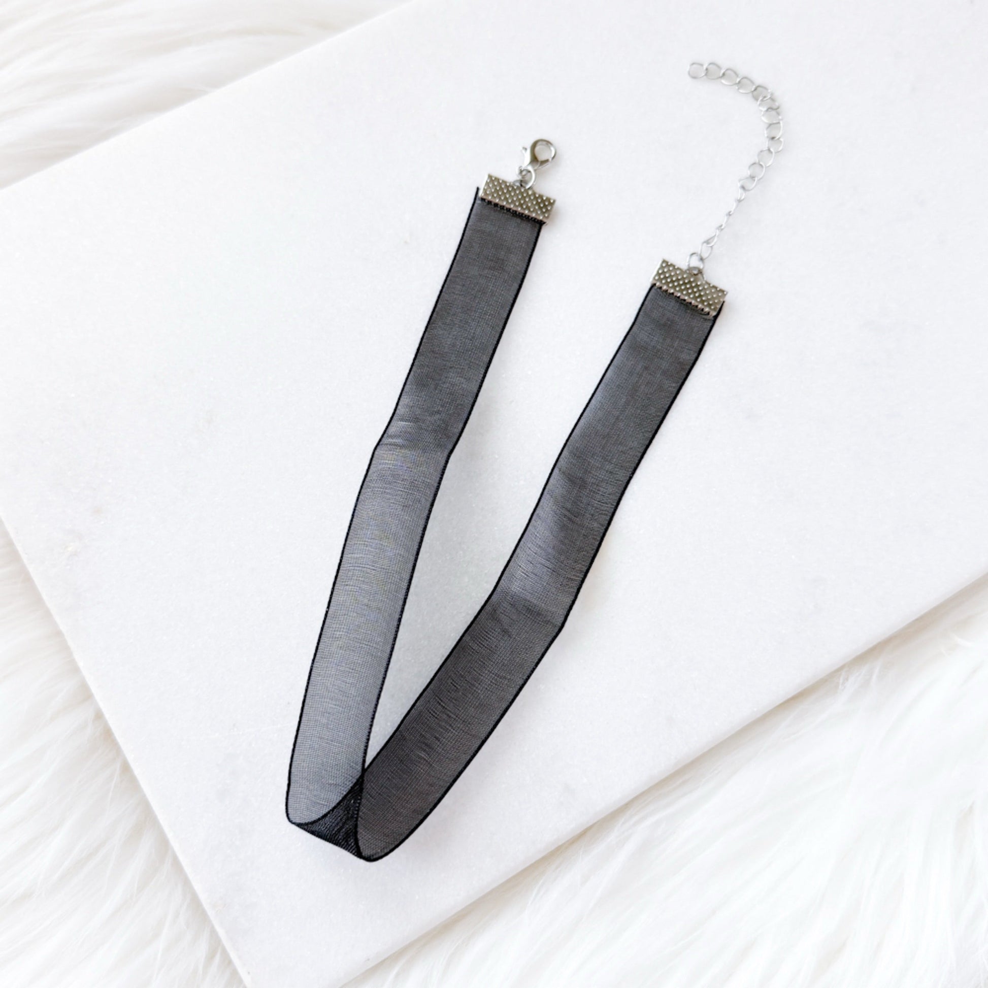 Noir Veil Choker