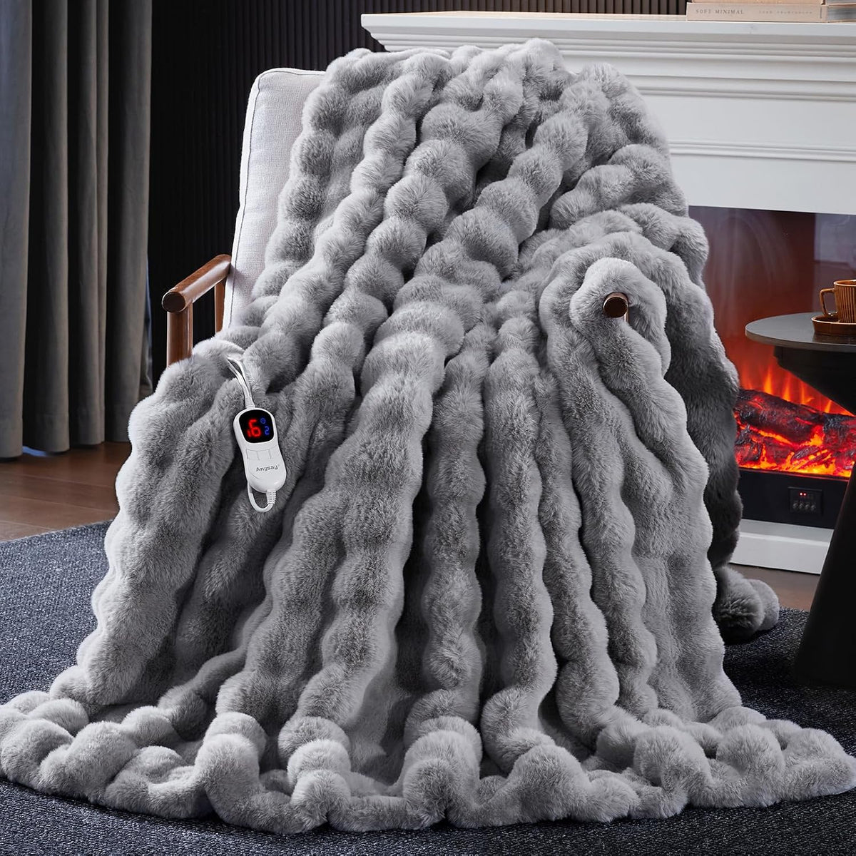 Anysay heated faux fur blanket in Light Grey