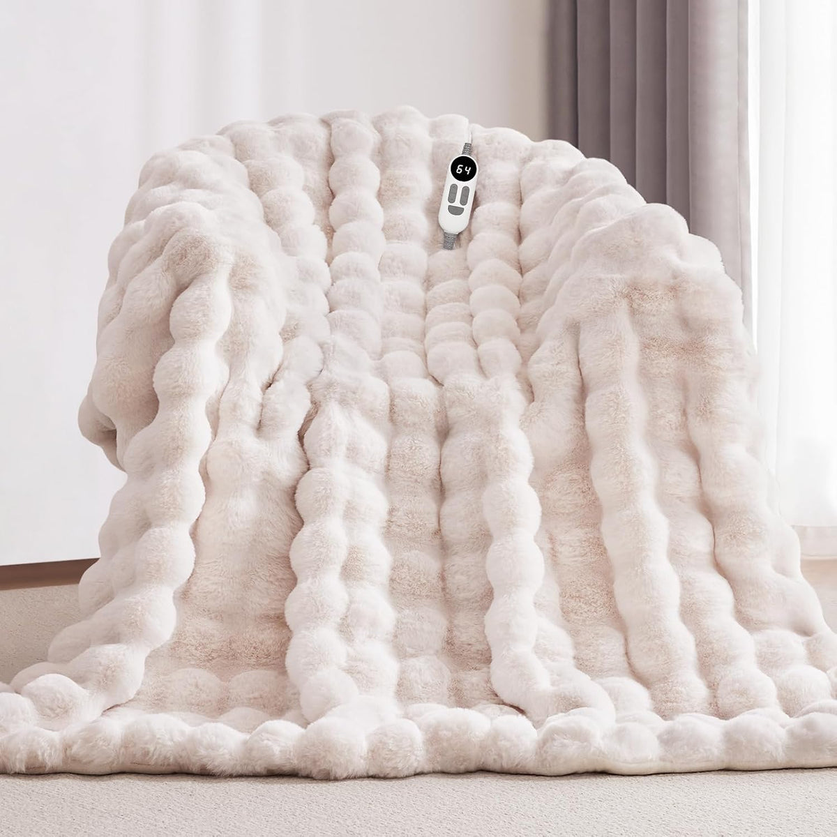 Anysay heated faux fur blanket in White